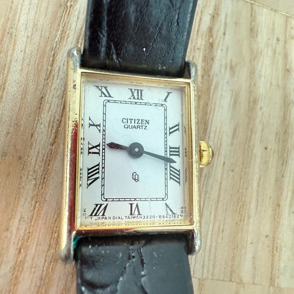 Vintage citizen ladies gold tone tank style watch NEW BATTERY